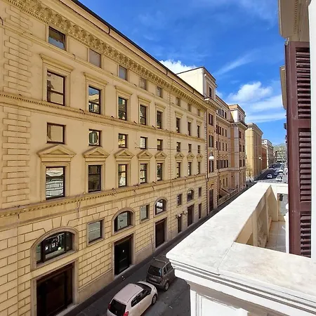 Dolcevitasuite Pensionat 4*