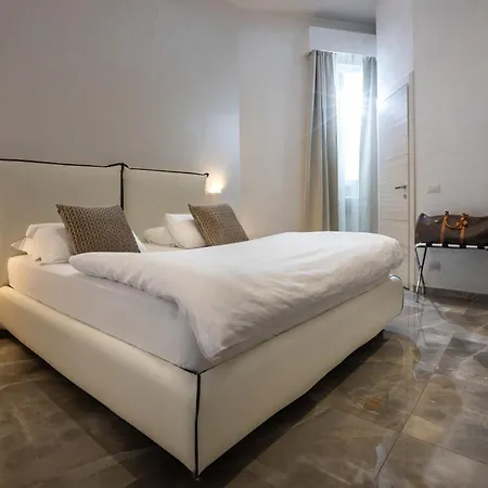 Dolcevitasuite 4* Rom